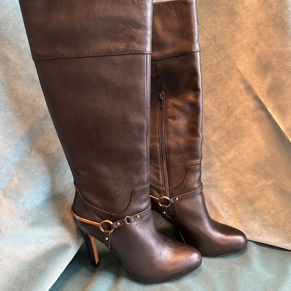 Elegant Black Knee-High Women's Boots
